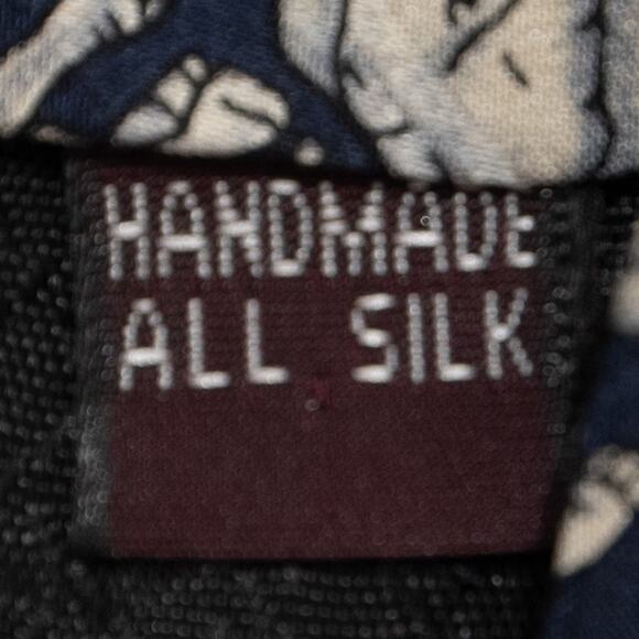 Museum Artifacts 100% Silk Elephant Print Neck Tie - Picture 4 of 8